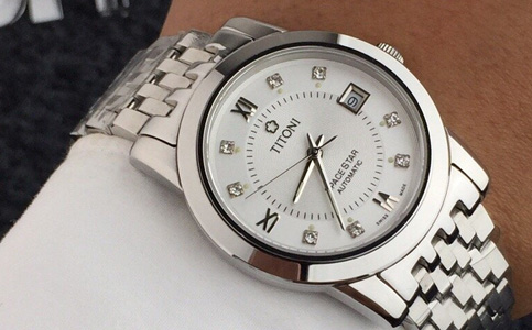 梅花手表售后在哪里(為什么梅花手表的表針出現(xiàn)松動)