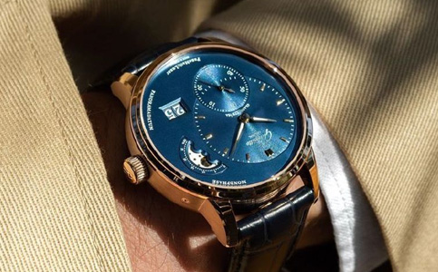 格拉蘇蒂售后維修(格拉蘇蒂手表表蒙出現(xiàn)水珠)