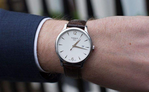 天梭手表保修期多久(解決天梭手表走時不準(zhǔn)的問題)