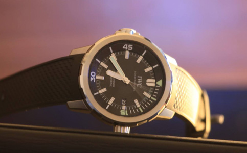 萬國手表維修地(萬國手表受磁處理的方法)