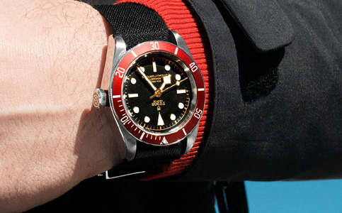 帝舵手表維修價目表(帝舵手表出現(xiàn)生銹情況)